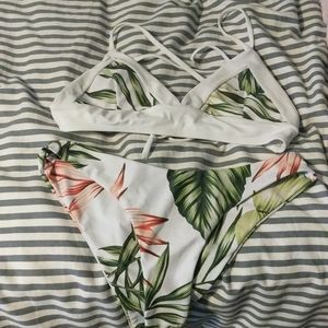 Zaful bamboo bathing suit top that's padded. Size small . And bottoms size small
